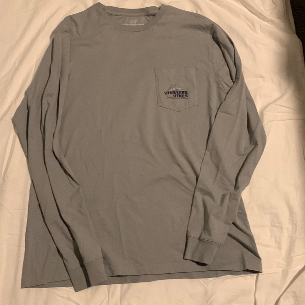 Vineyard Vine Grey long sleeve shirt-size Medium